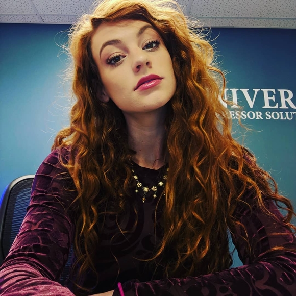 Meet your Posher, Amanda - Picture 1 of 1